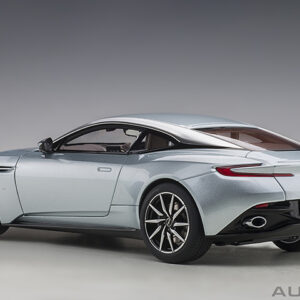 AUTOart Aston Martin DB11 (skyfall silver)