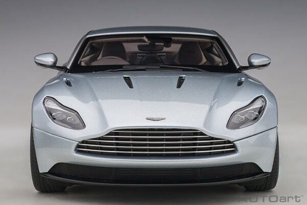 AUTOart Aston Martin DB11 (skyfall silver)