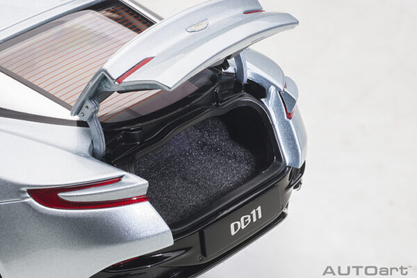 AUTOart Aston Martin DB11 (skyfall silver)