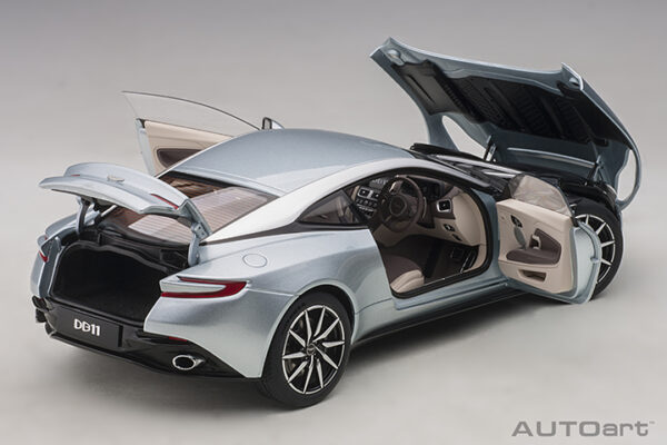 AUTOart Aston Martin DB11 (skyfall silver)
