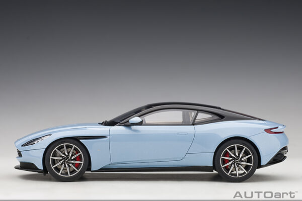 AUTOart Aston Martin DB11 (q frosted glass blue)