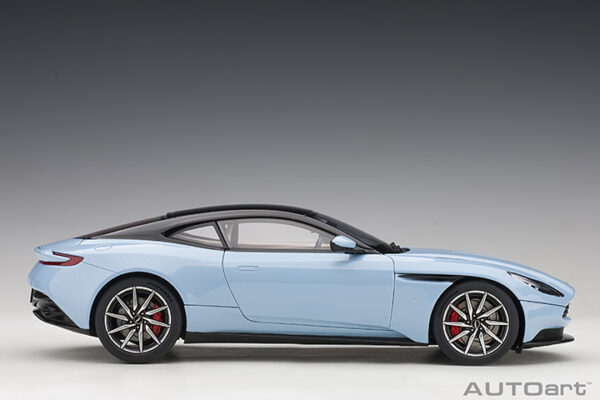 AUTOart Aston Martin DB11 (q frosted glass blue)