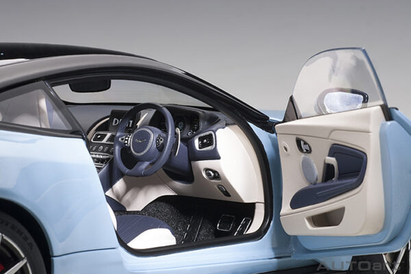 AUTOart Aston Martin DB11 (q frosted glass blue)