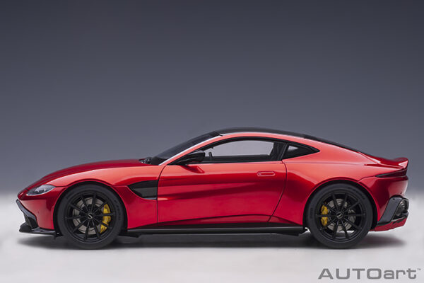 AUTOart Aston Martin Vantage 2019 (hyper red) (composite