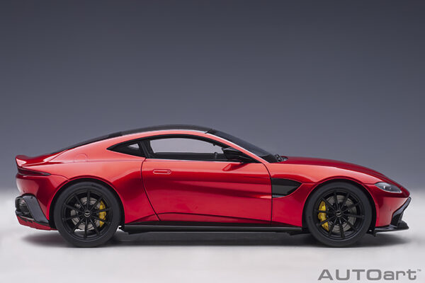 AUTOart Aston Martin Vantage 2019 (hyper red) (composite
