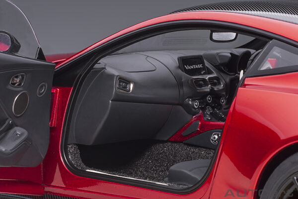 AUTOart Aston Martin Vantage 2019 (hyper red) (composite