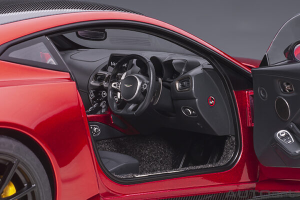AUTOart Aston Martin Vantage 2019 (hyper red) (composite