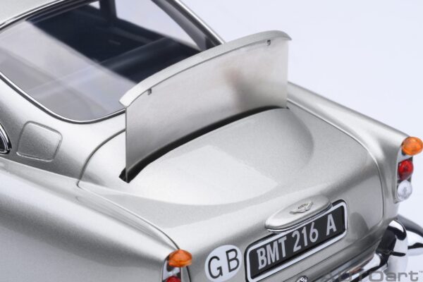 AUTOart Aston Martin DB5 Goldfinger (Silver) – Bild 10