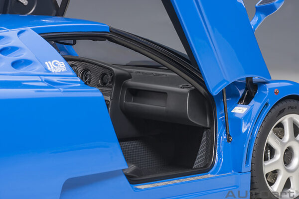 AUTOart Bugatti EB 110 SS 1992 (blue:french racing blue)