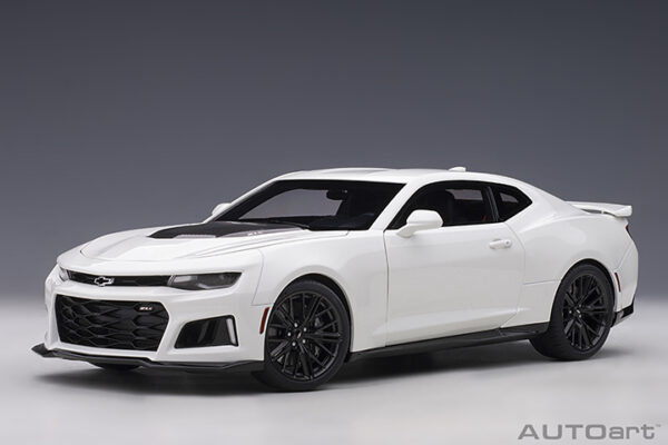 AUTOart Chevrolet Camaro ZL1 2017 (summit white) (composite