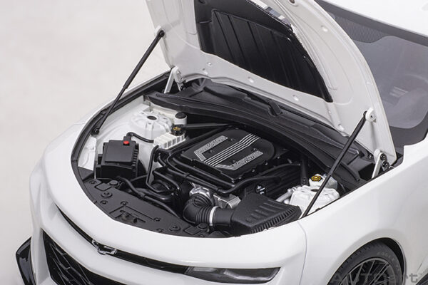 AUTOart Chevrolet Camaro ZL1 2017 (summit white) (composite