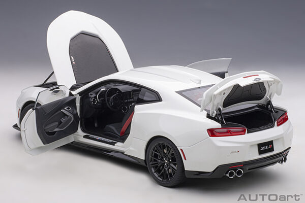 AUTOart Chevrolet Camaro ZL1 2017 (summit white) (composite