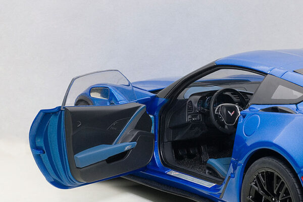 AUTOart Chevrolet Corvette C7 Z06 (laguna blue tintcoat: