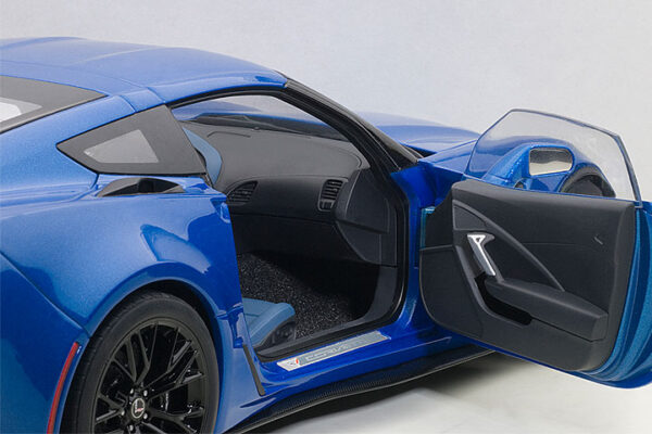 AUTOart Chevrolet Corvette C7 Z06 (laguna blue tintcoat: