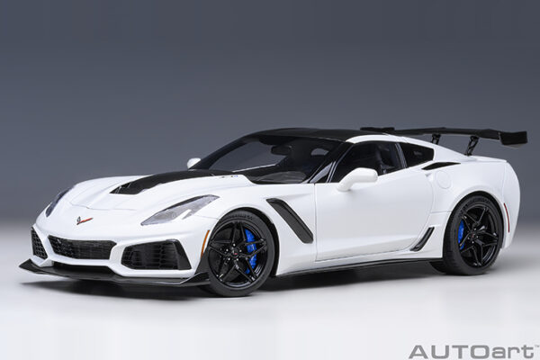 AUTOart Chevrolet Corvette C7 ZR1 2019 (arctic white) (composite