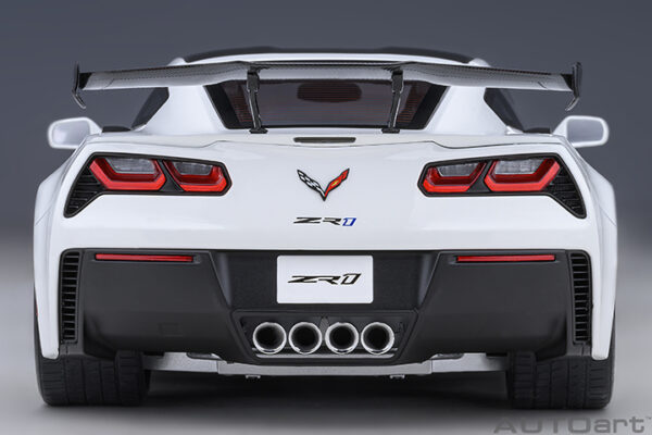 AUTOart Chevrolet Corvette C7 ZR1 2019 (arctic white) (composite