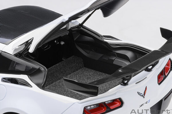 AUTOart Chevrolet Corvette C7 ZR1 2019 (arctic white) (composite