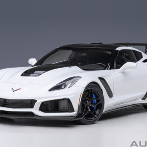 AUTOart Chevrolet Corvette C7 ZR1 2019 (arctic white) (composite