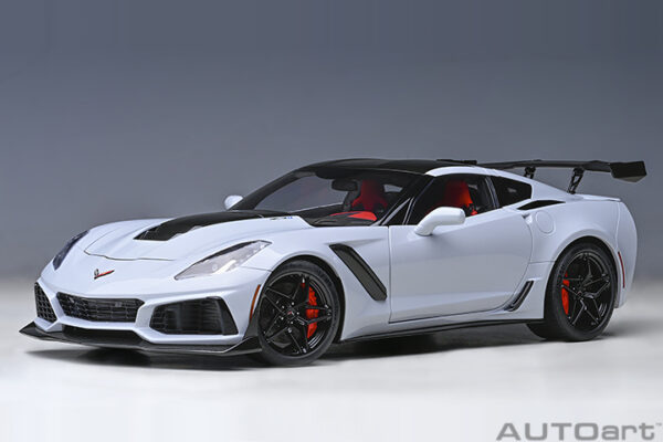 AUTOart Chevrolet Corvette C7 ZR1 2019 (ceramic matrix grey metallic)