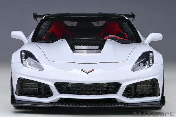 AUTOart Chevrolet Corvette C7 ZR1 2019 (ceramic matrix grey metallic)