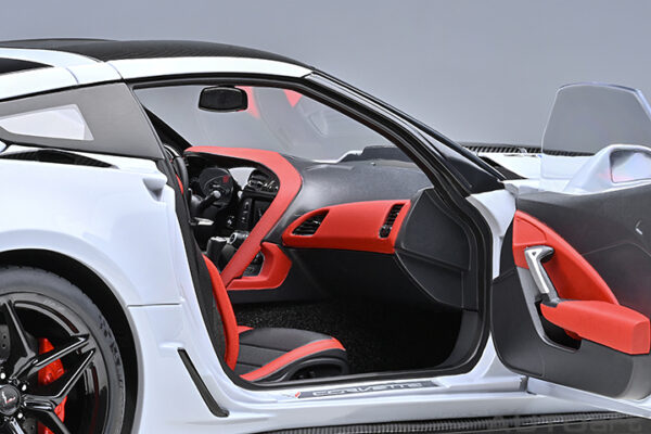 AUTOart Chevrolet Corvette C7 ZR1 2019 (ceramic matrix grey metallic)