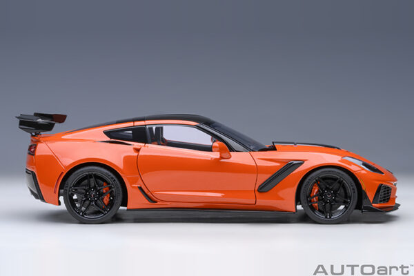 AUTOart Chevrolet Corvette C7 ZR1 2019 (sebring orange tintcoat)