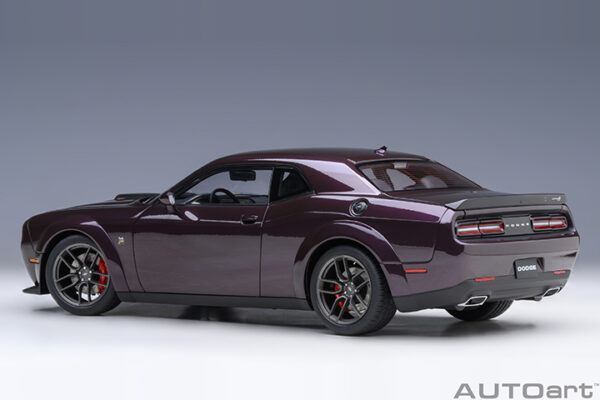 AUTOart Dodge Challenger R:T SCAT PACK SHAKER WIDEBODY 2022