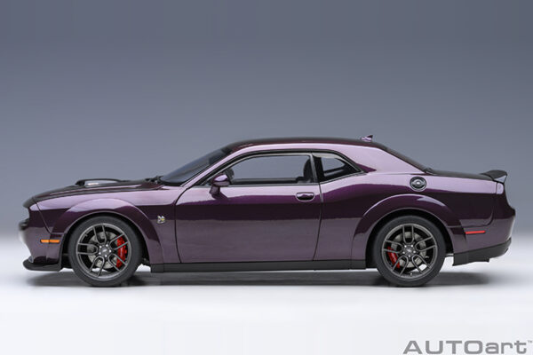 AUTOart Dodge Challenger R:T SCAT PACK SHAKER WIDEBODY 2022