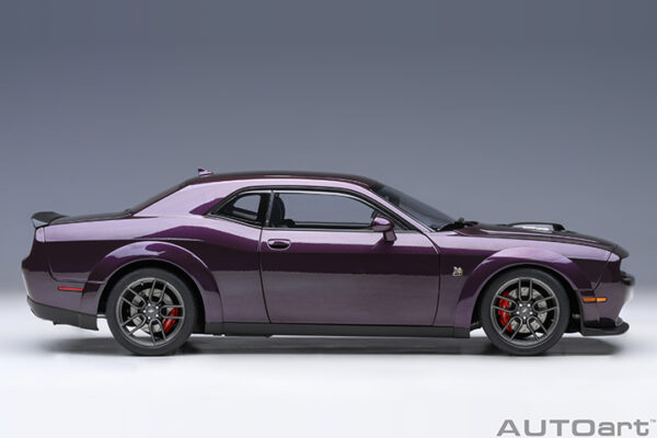 AUTOart Dodge Challenger R:T SCAT PACK SHAKER WIDEBODY 2022