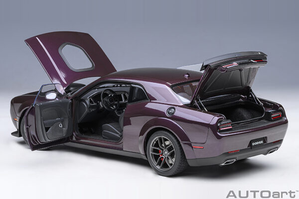 AUTOart Dodge Challenger R:T SCAT PACK SHAKER WIDEBODY 2022