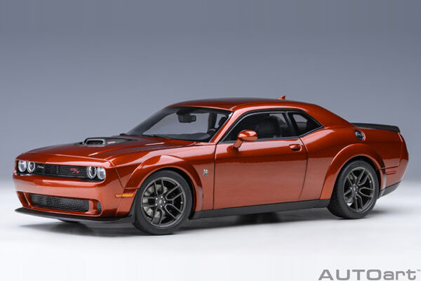 AUTOart Dodge Challenger R:T SCAT PACK SHAKER WIDEBODY 2022