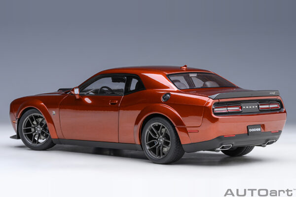 AUTOart Dodge Challenger R:T SCAT PACK SHAKER WIDEBODY 2022