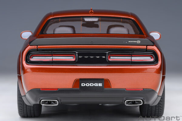 AUTOart Dodge Challenger R:T SCAT PACK SHAKER WIDEBODY 2022