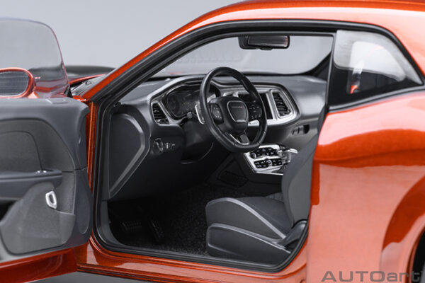 AUTOart Dodge Challenger R:T SCAT PACK SHAKER WIDEBODY 2022