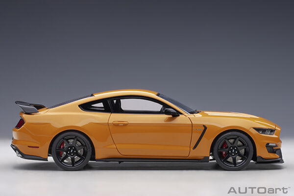 AUTOart Ford Shelby GT-350R 2017 (fury orange) (composite