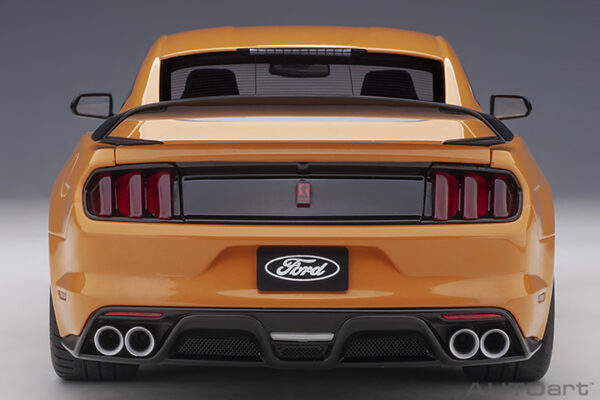 AUTOart Ford Shelby GT-350R 2017 (fury orange) (composite