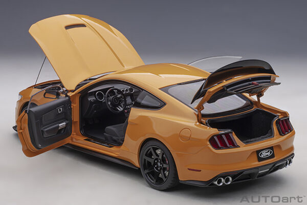 AUTOart Ford Shelby GT-350R 2017 (fury orange) (composite