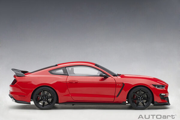 AUTOart Ford Mustang Shelby GT350R (race red)