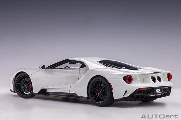 AUTOart Ford GT 2017 (frozen white) (composite model:full