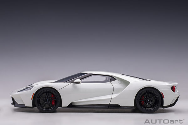 AUTOart Ford GT 2017 (frozen white) (composite model:full