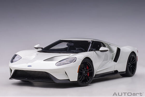 AUTOart Ford GT 2017 (frozen white) (composite model:full