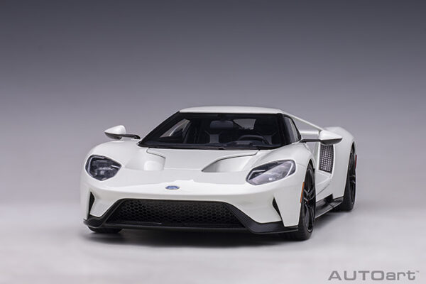 AUTOart Ford GT 2017 (frozen white) (composite model:full