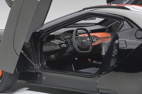 AUTOart Ford GT 2017 (shadow black: orange stripes) (composite