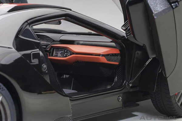 AUTOart Ford GT 2017 (shadow black: orange stripes) (composite