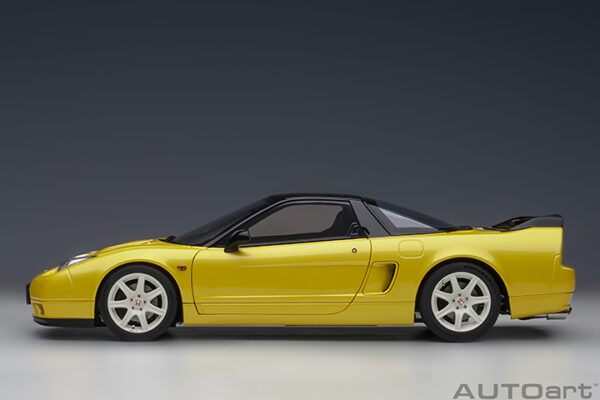 AUTOart Honda NSX-R (NA2) 2019 (indy yellow pearl)
