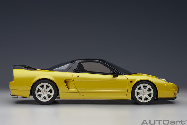AUTOart Honda NSX-R (NA2) 2019 (indy yellow pearl)
