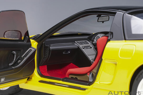 AUTOart Honda NSX-R (NA2) 2019 (indy yellow pearl)