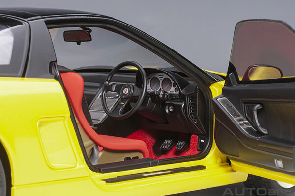 AUTOart Honda NSX-R (NA2) 2019 (indy yellow pearl)