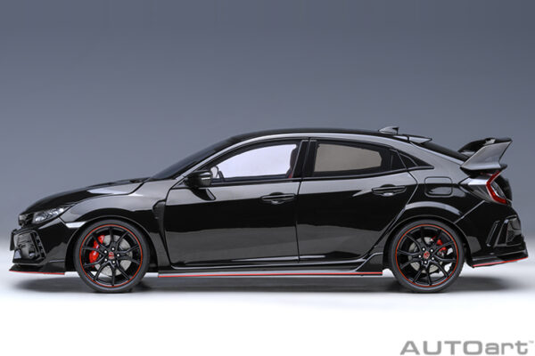 AUTOart Honda Civic Type R (FK 8) (crystal black pearl) 2021