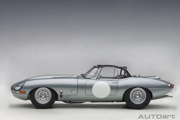 AUTOart Jaguar Lightweight E-Type (Silver)1/18 – Bild 15